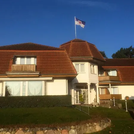 Garni Seeschlösschen Hotel Ostseebad Kölpinsee