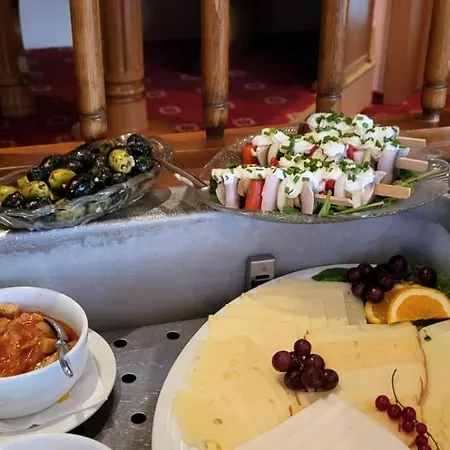 فندق Garni Seeschloesschen 3*