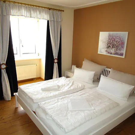 Hotel Garni Seeschlösschen Ostseebad Kölpinsee