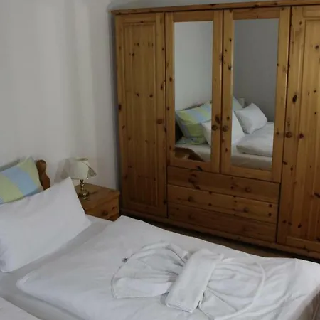 Hotel Garni Seeschlösschen 3*